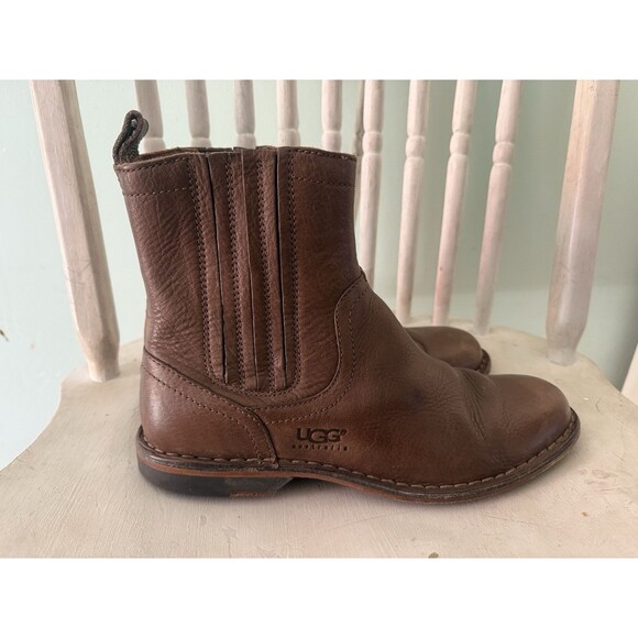UGG Leather Chelsea 5633 Boots Men Size 10 Brushed Brown Pull On - Picture 1 of 7